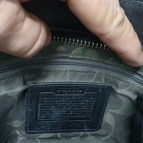 Coach authentic vintage black leather Hamptons handbag - Picture 10 of 16